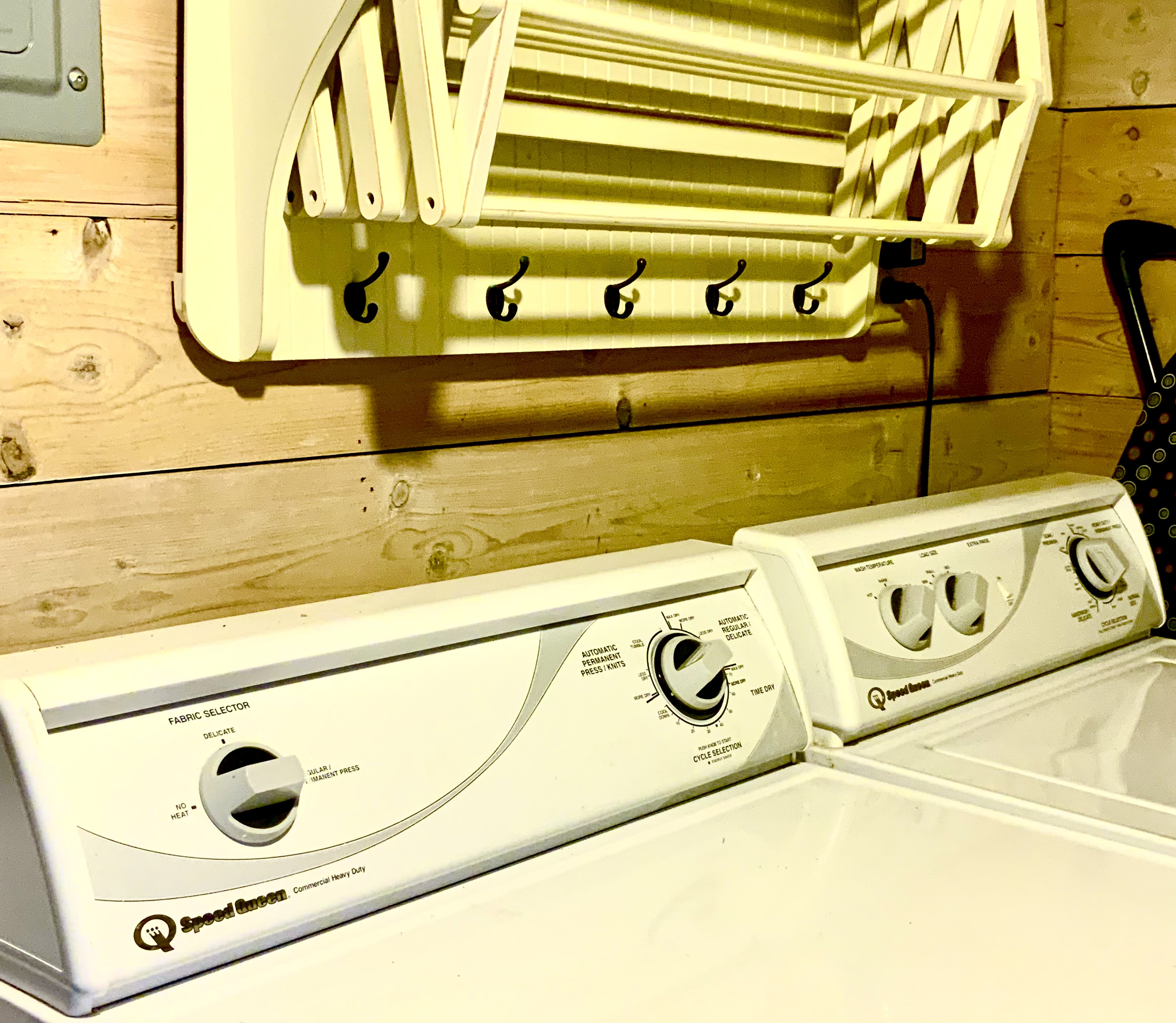 SPEED QUEEN W/D and drying racks