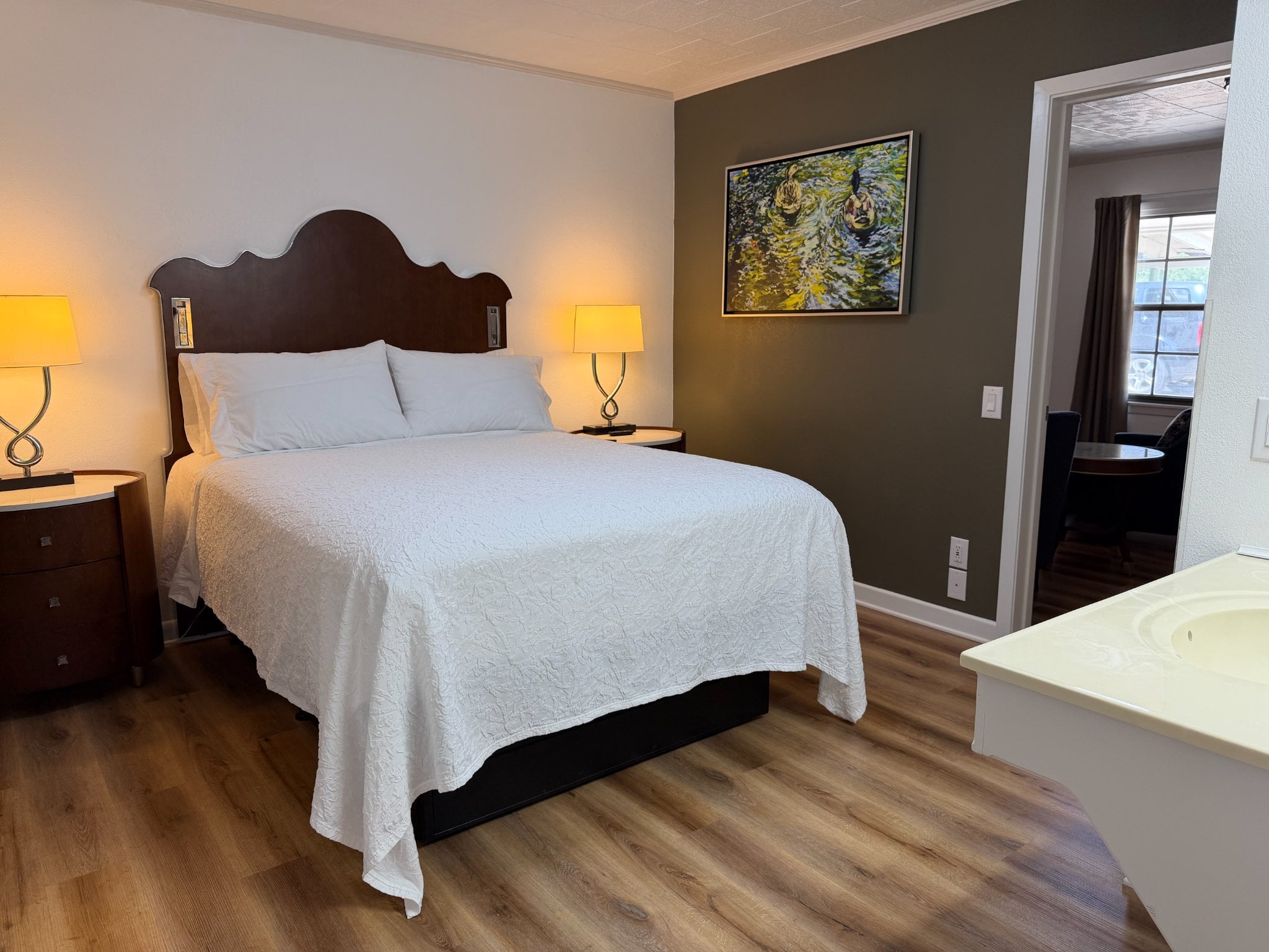 Deluxe 1 Bedroom Suite